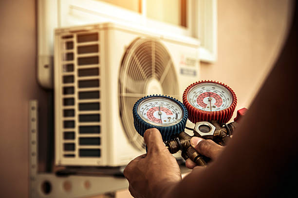 Professional Hvac technician working in Edgewood, PA
